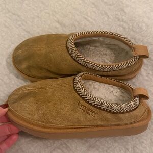 Koolaburra Tan Kids Slippers